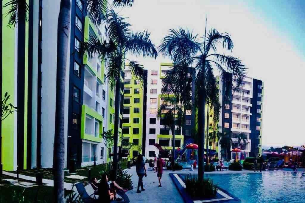 Manhattan Condo Ipoh With Water Park And Pool View Exterior photo